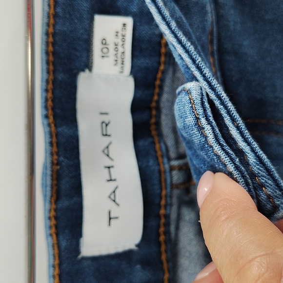 Tahari Denim Jeans Size 10P Blue Crop Stretch Front Leg Seams Mid Rise - Picture 2 of 4